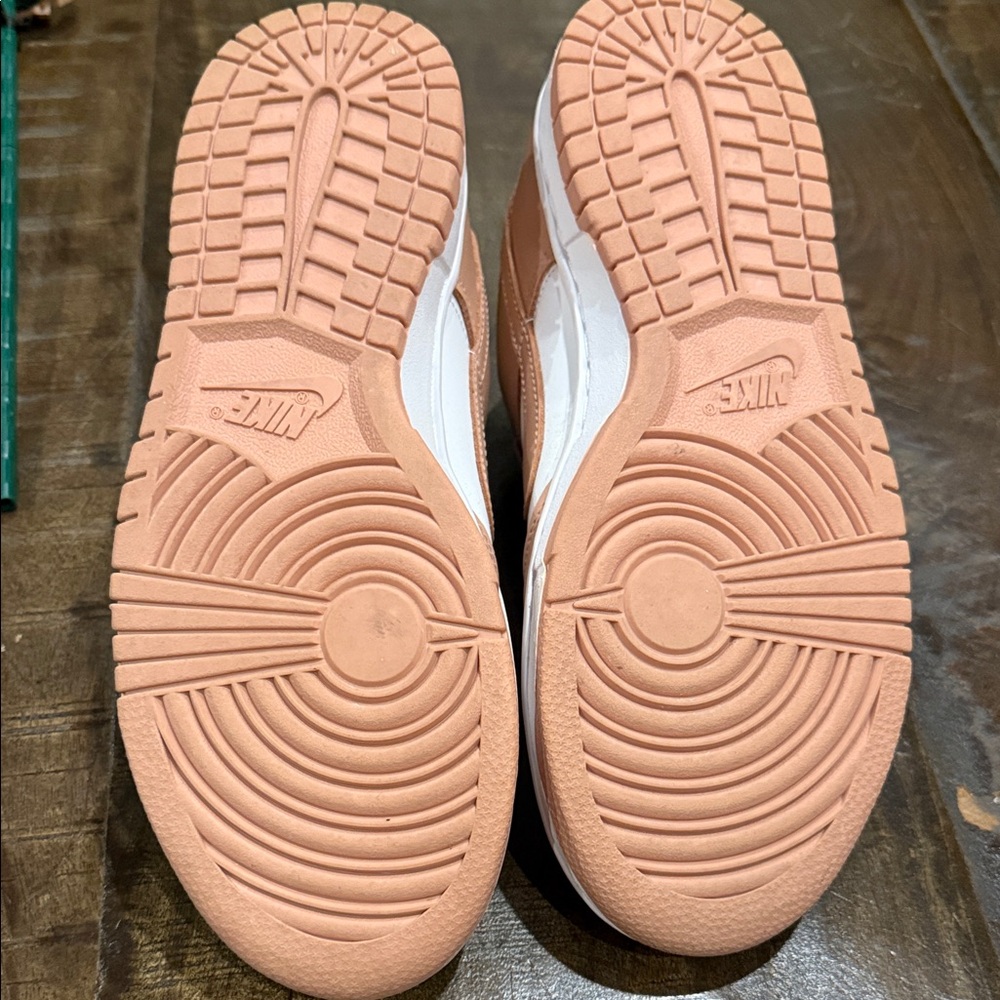 Nike Women's Dunk Low - Picture 5 of 7